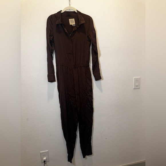 Chaser Button Down Collared Jumpsuit in Brown NWT Size Small - Picture 4 of 7